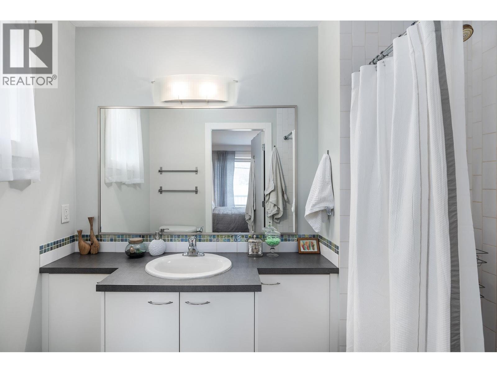  10837 Okanagan Centre Road West, Lake Country