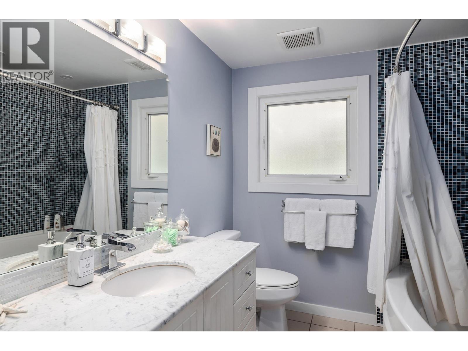  10837 Okanagan Centre Road West, Lake Country