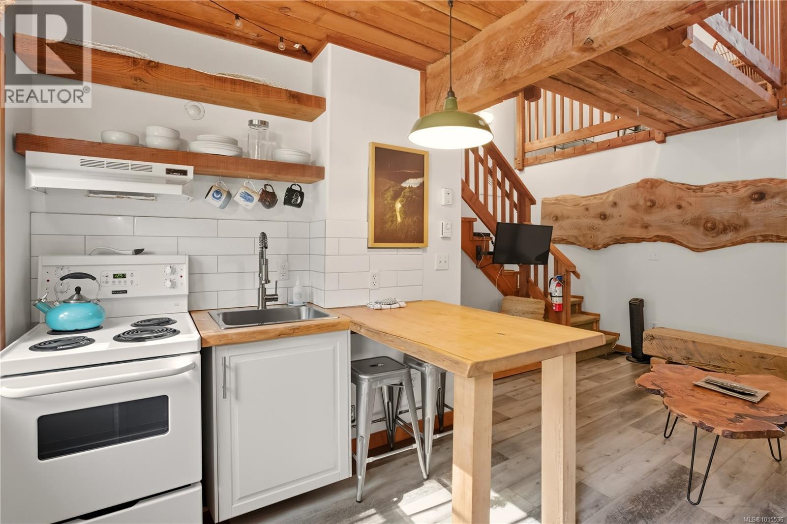 19 1002 Peninsula Rd, Ucluelet