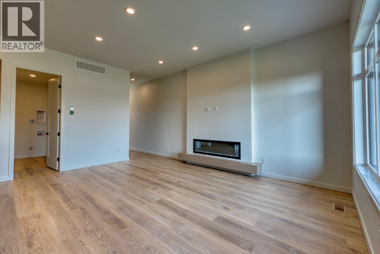 25 7599 Klinger Road, Vernon