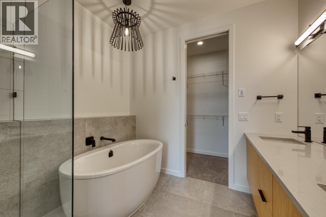 25 7599 Klinger Road, Vernon