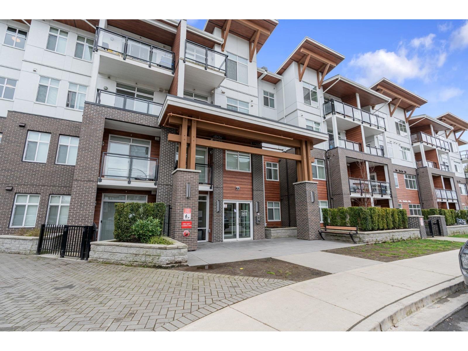 414 5415 BRYDON CRESCENT, Langley
