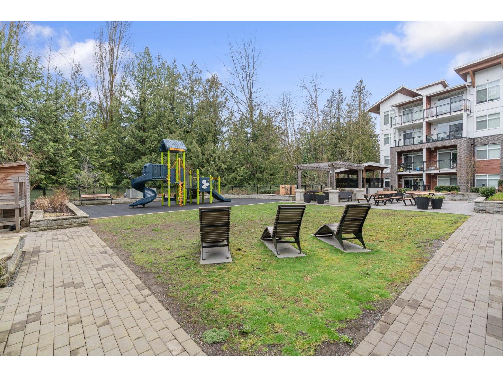 414 5415 BRYDON CRESCENT, Langley