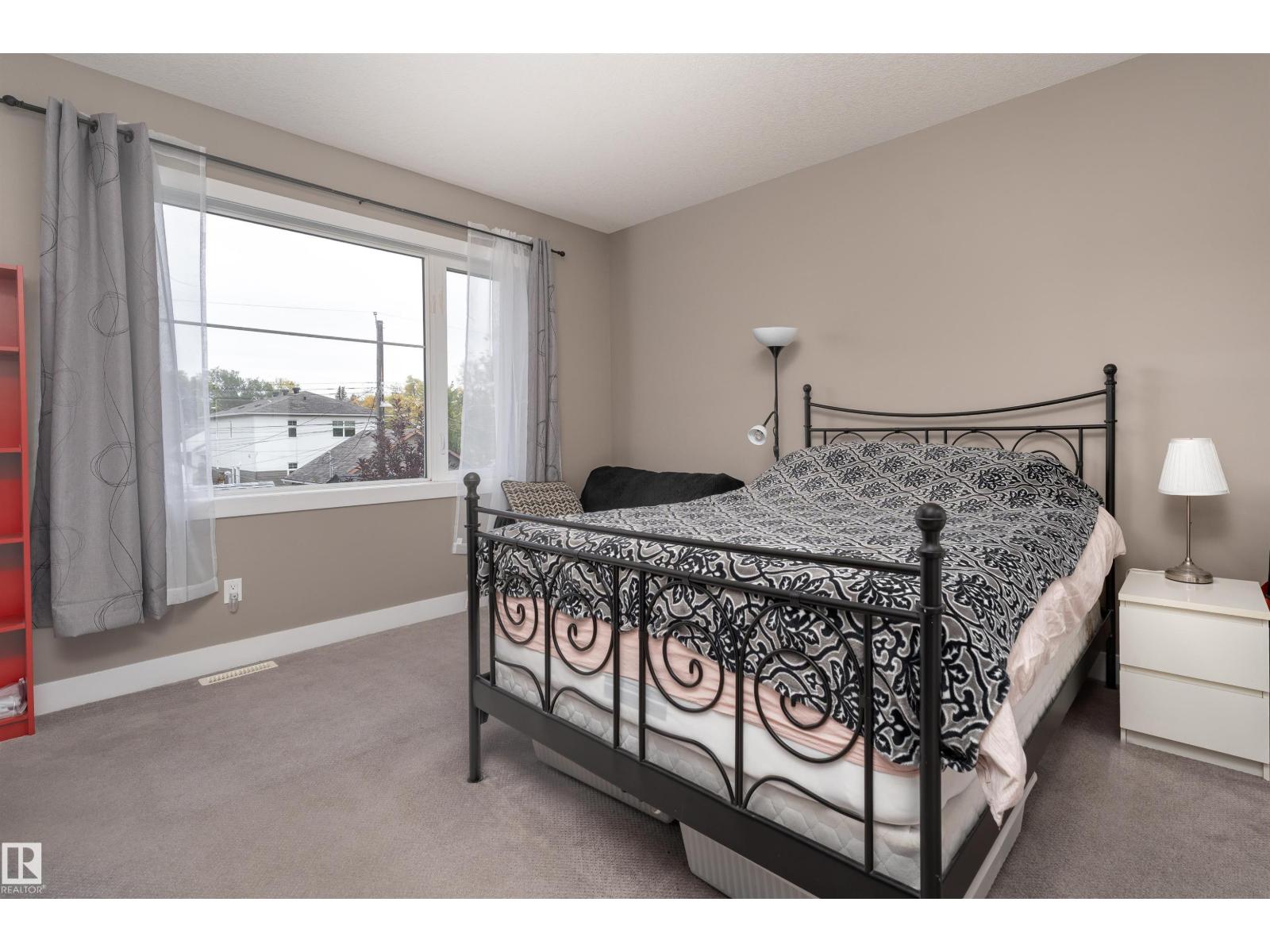 10706 67 AV NW, Edmonton