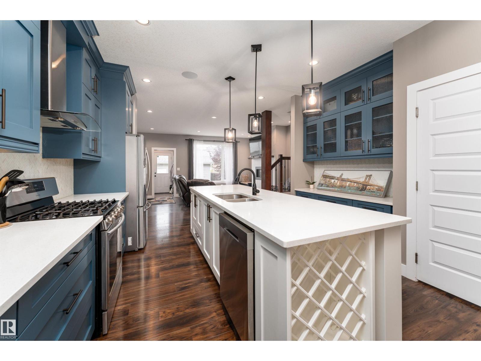 10706 67 AV NW, Edmonton