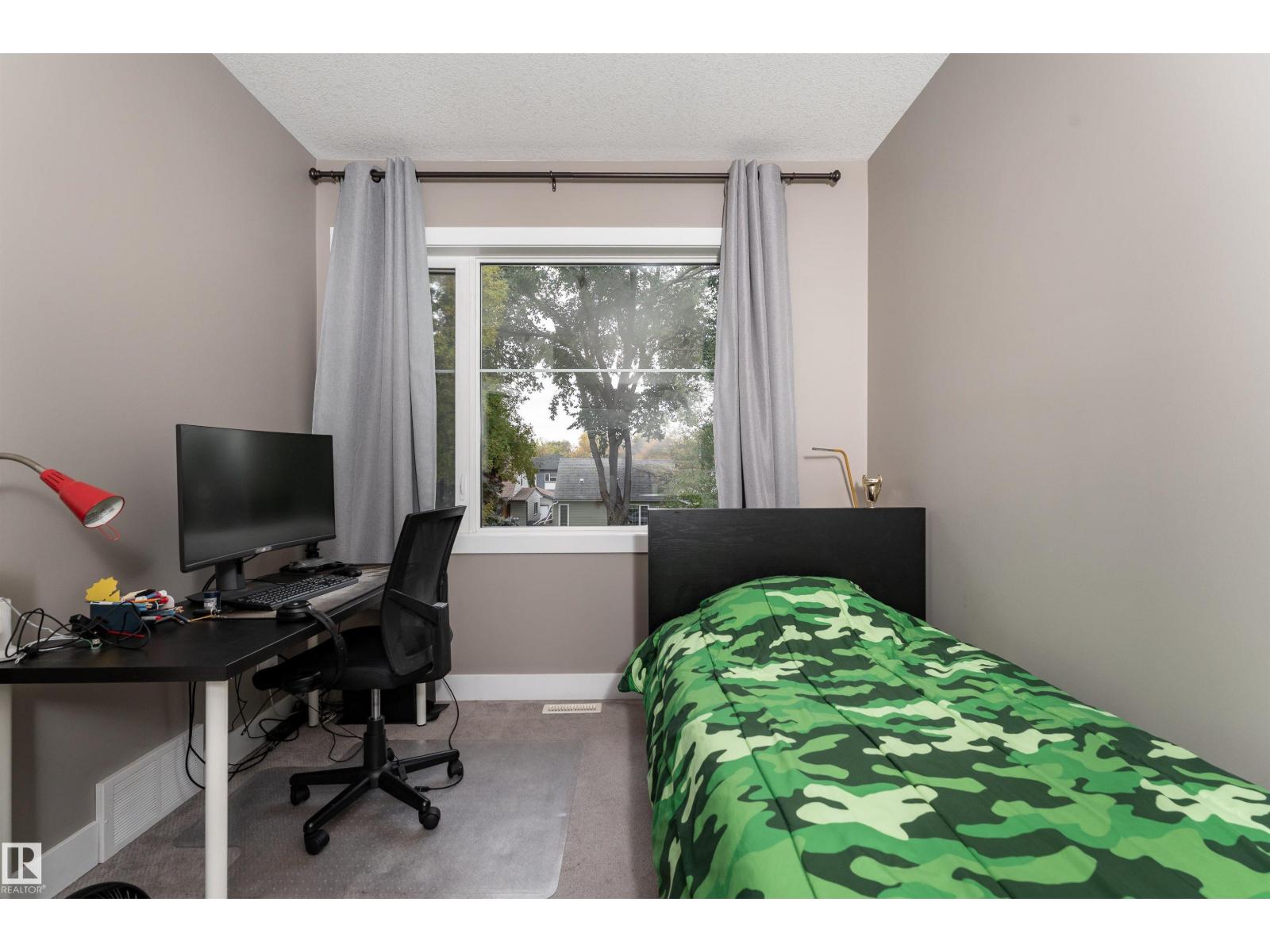 10706 67 AV NW, Edmonton