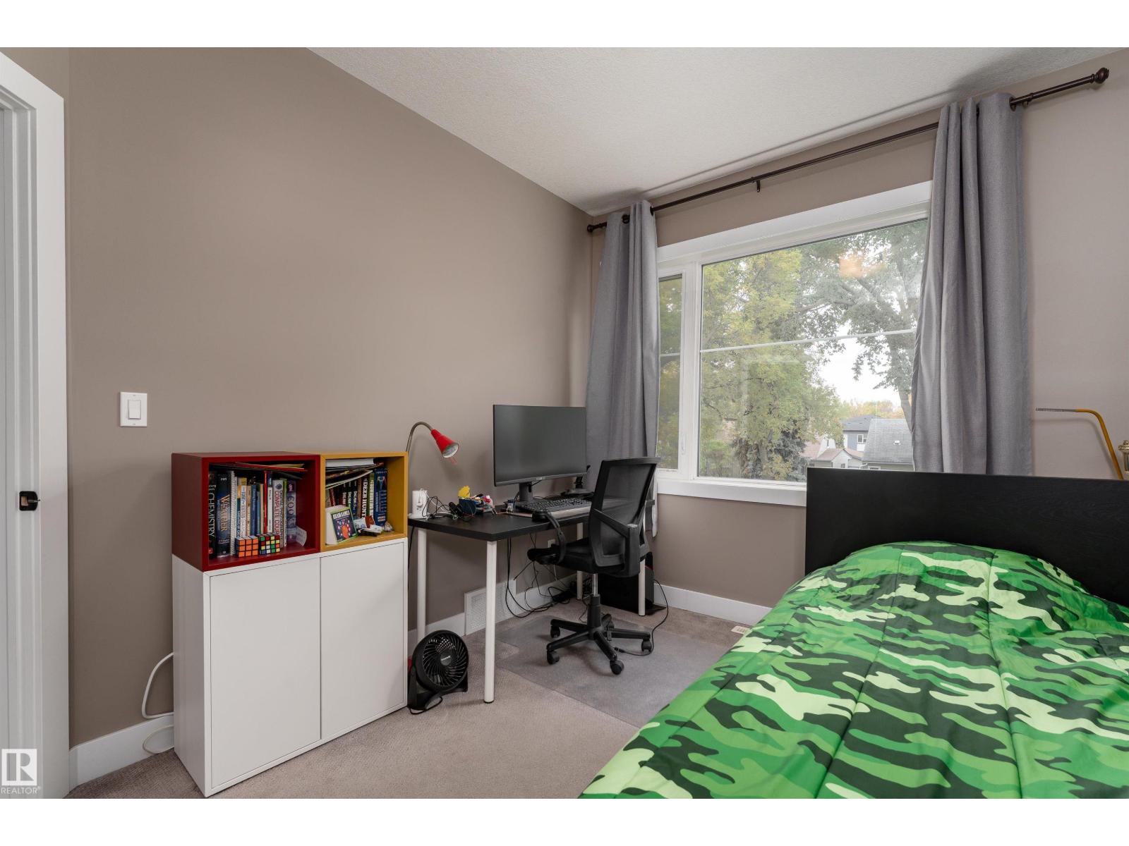 10706 67 AV NW, Edmonton