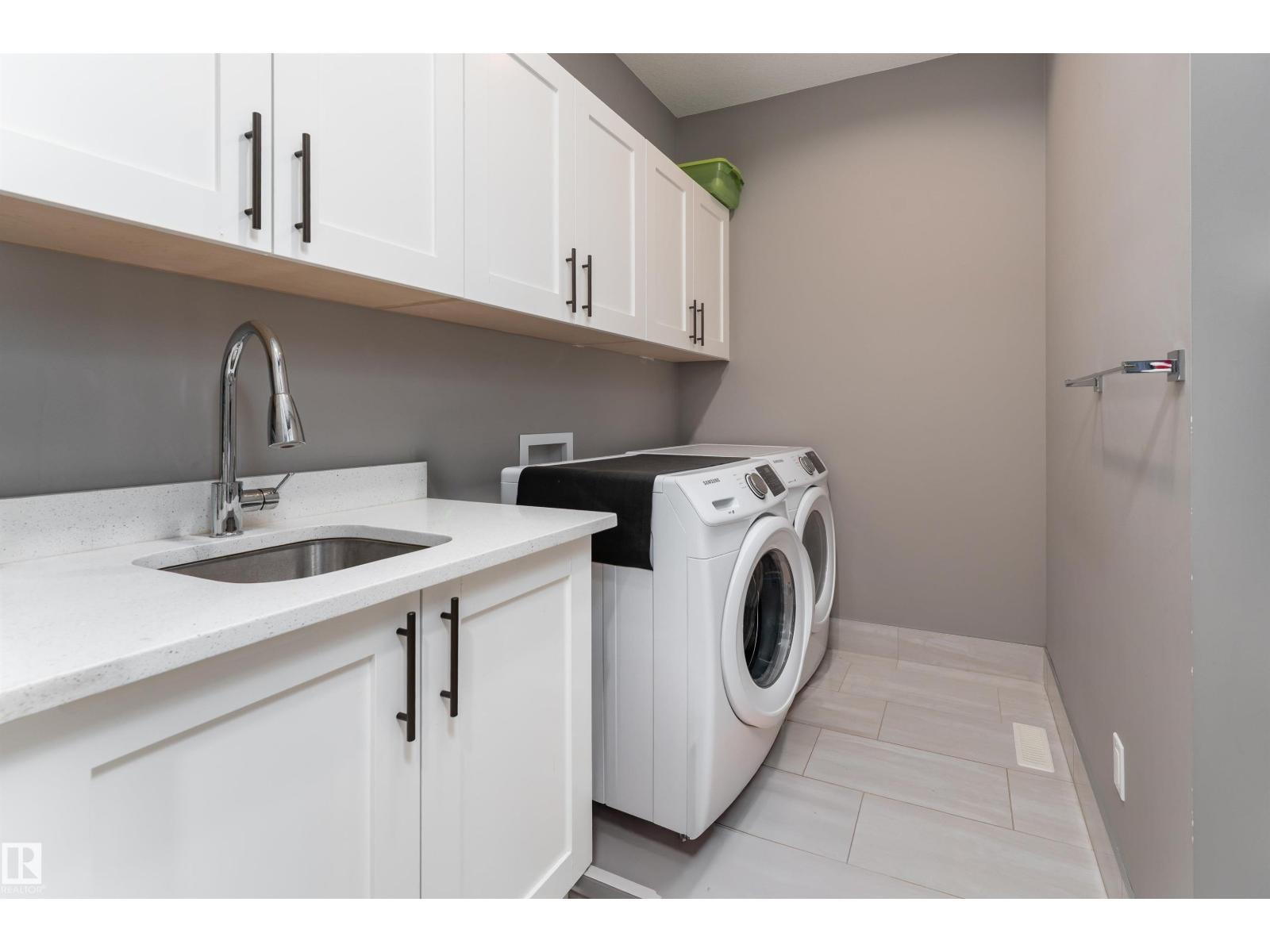 10706 67 AV NW, Edmonton