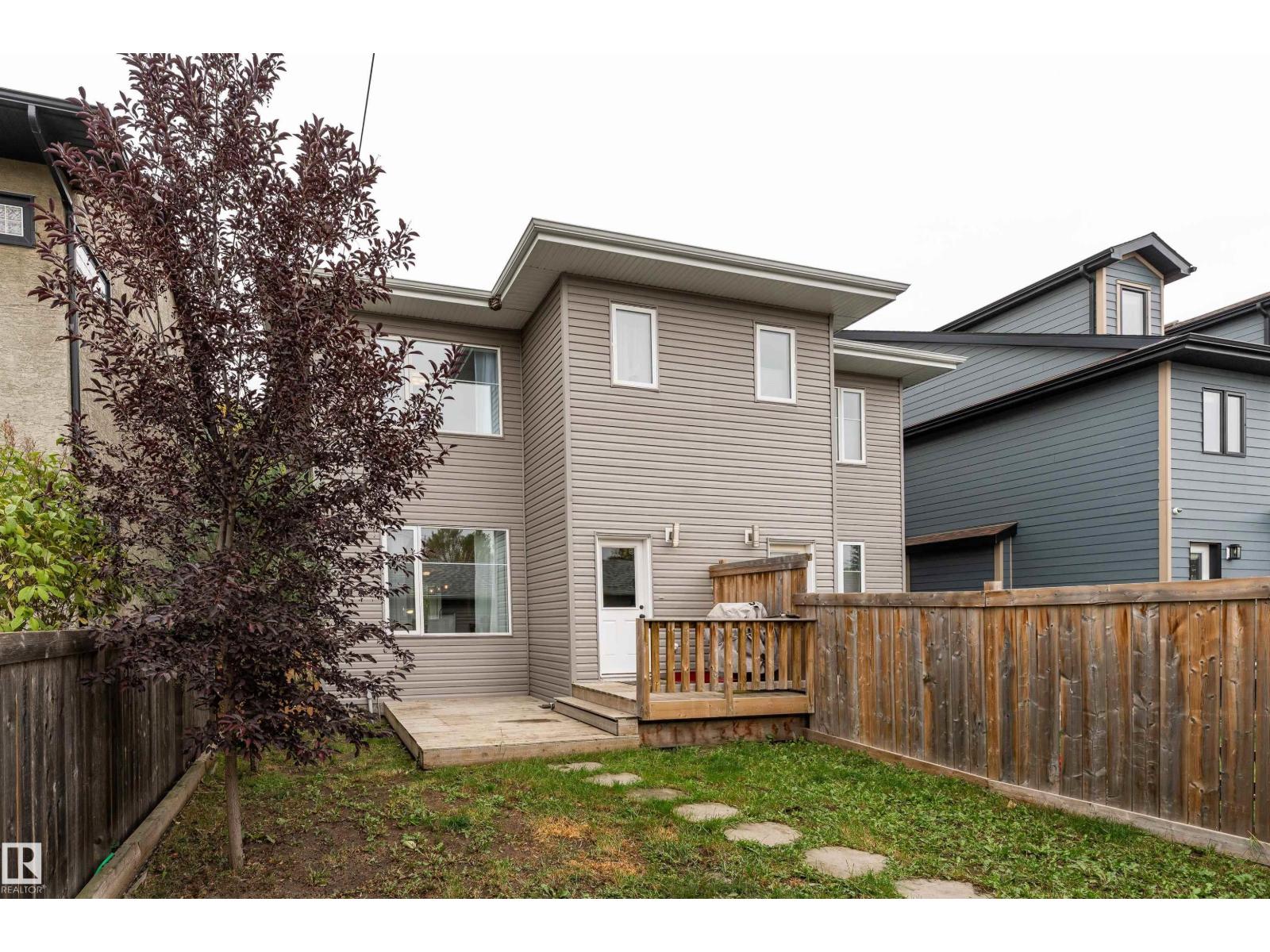 10706 67 AV NW, Edmonton