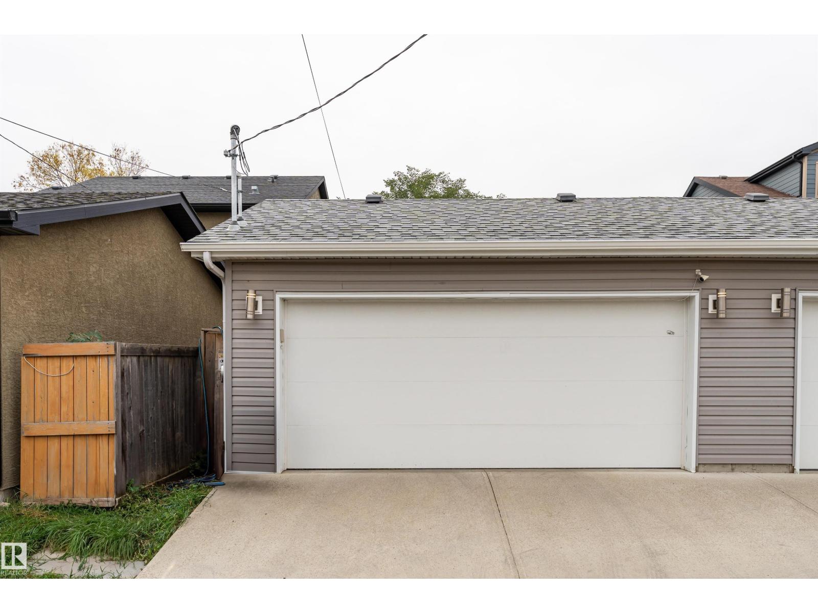 10706 67 AV NW, Edmonton