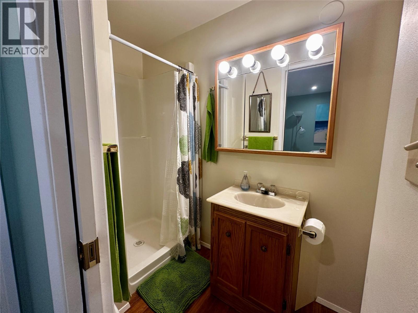 1691 3A Highway Unit# 32, Nelson
