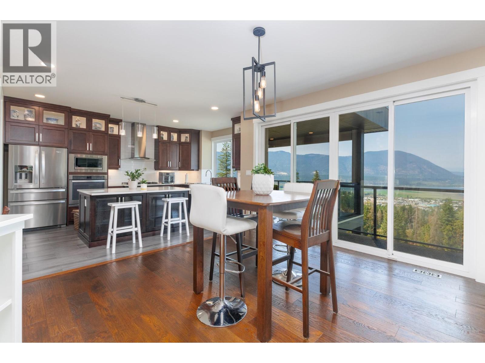  1061 19 Avenue Southeast, Salmon Arm