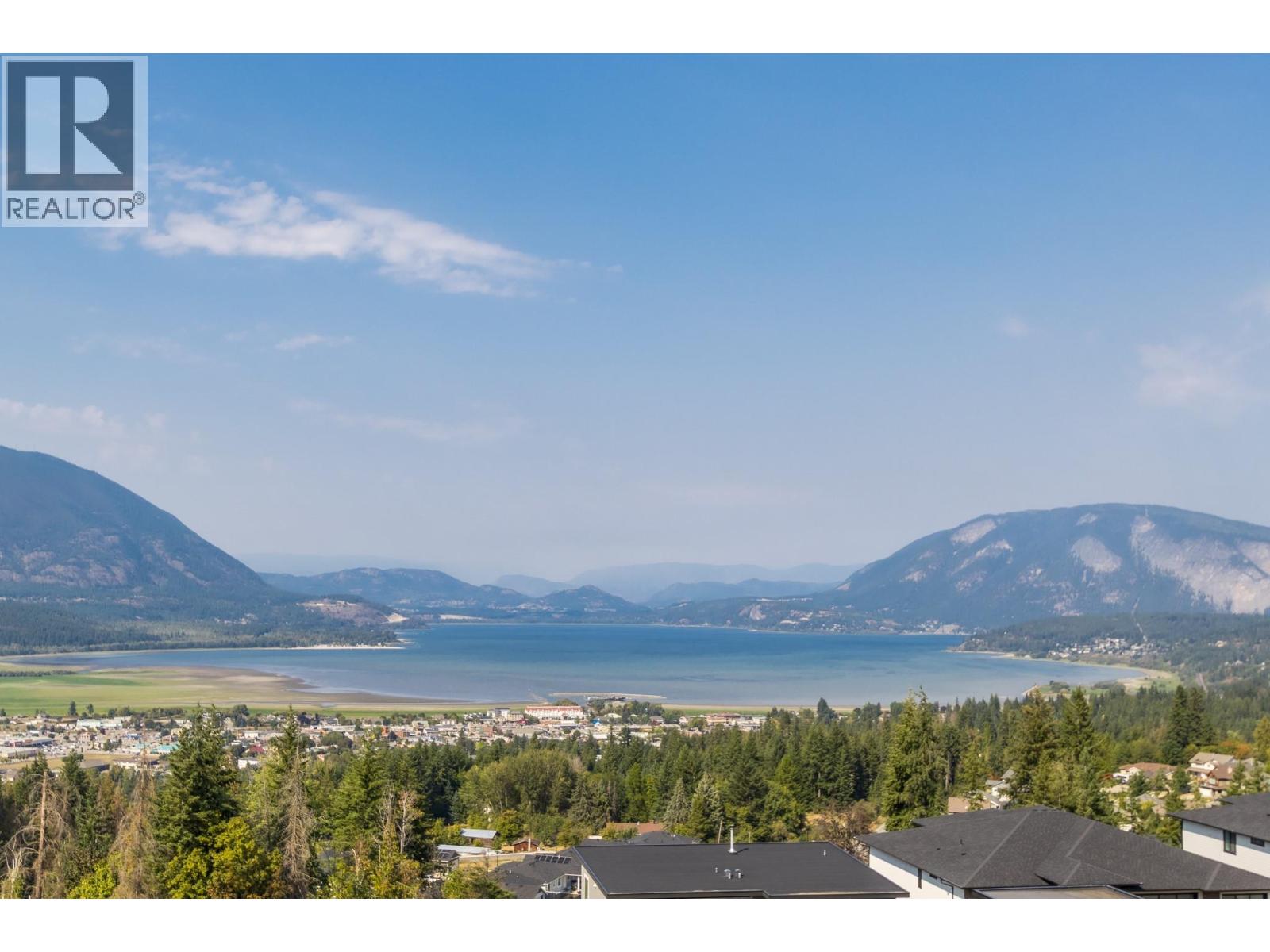  1061 19 Avenue Southeast, Salmon Arm