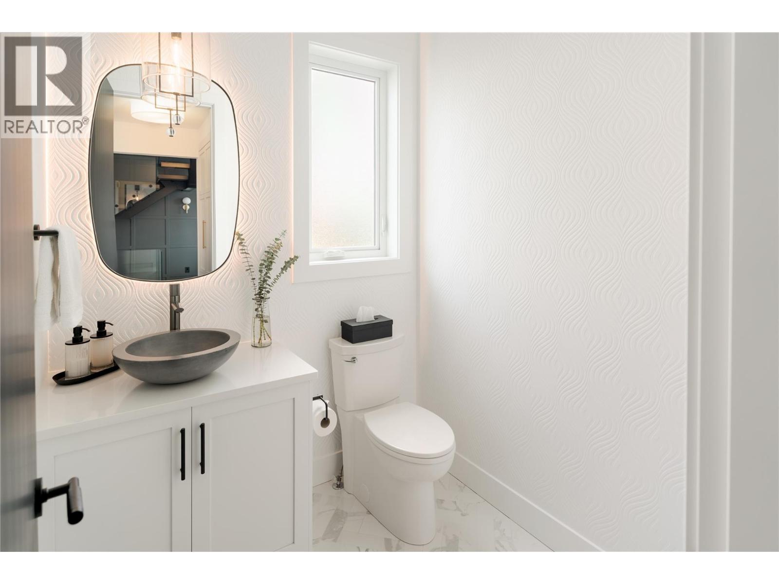  172 Skyland Drive, Kelowna