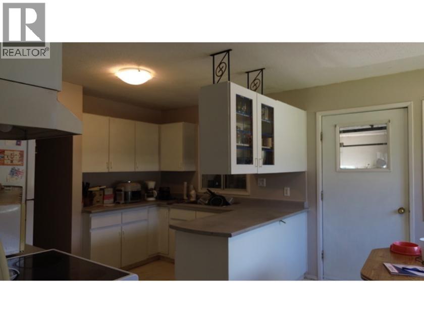 629 THIRD AVENUE - 7