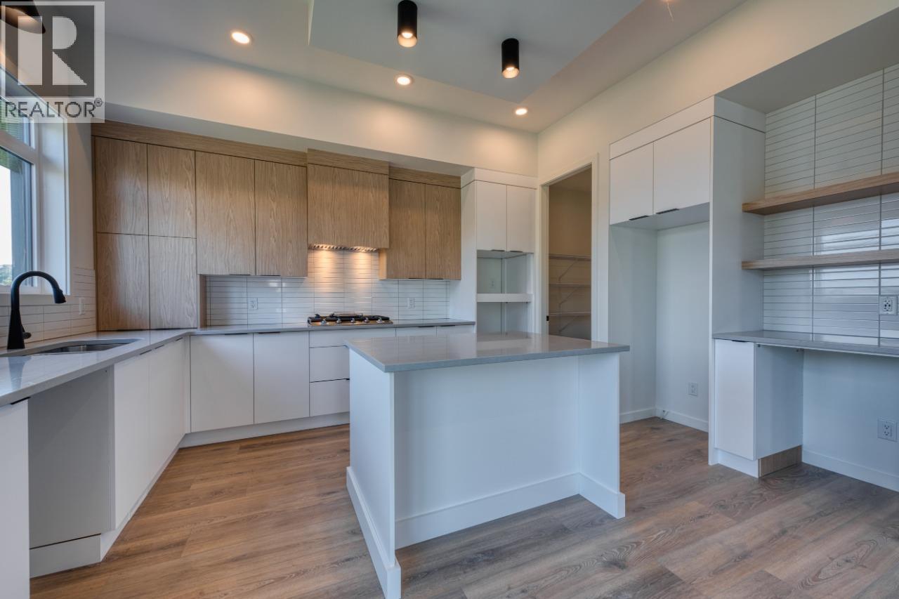 24 7599 Klinger Road, Vernon