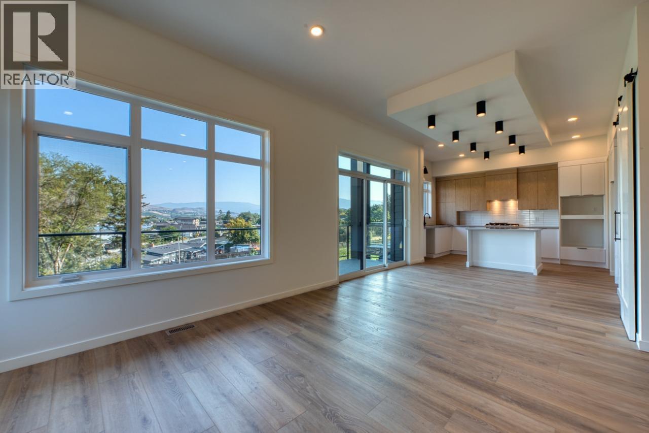 24 7599 Klinger Road, Vernon