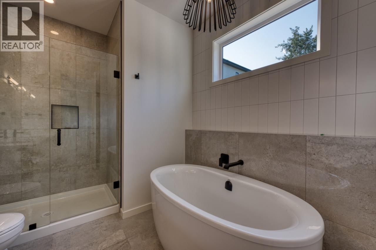 24 7599 Klinger Road, Vernon