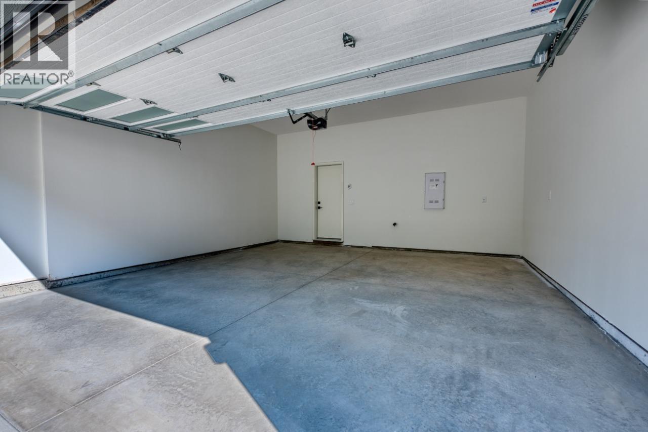 24 7599 Klinger Road, Vernon