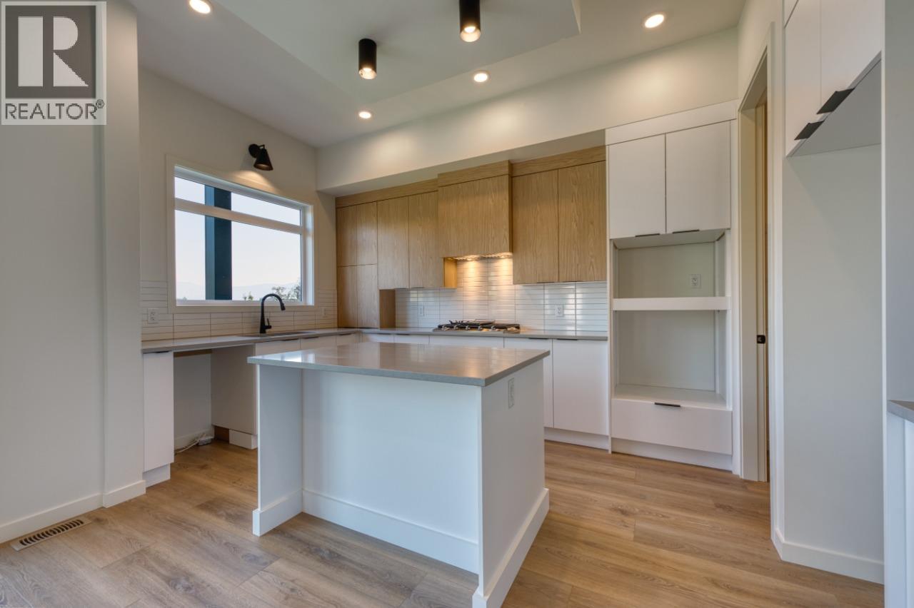 24 7599 Klinger Road, Vernon