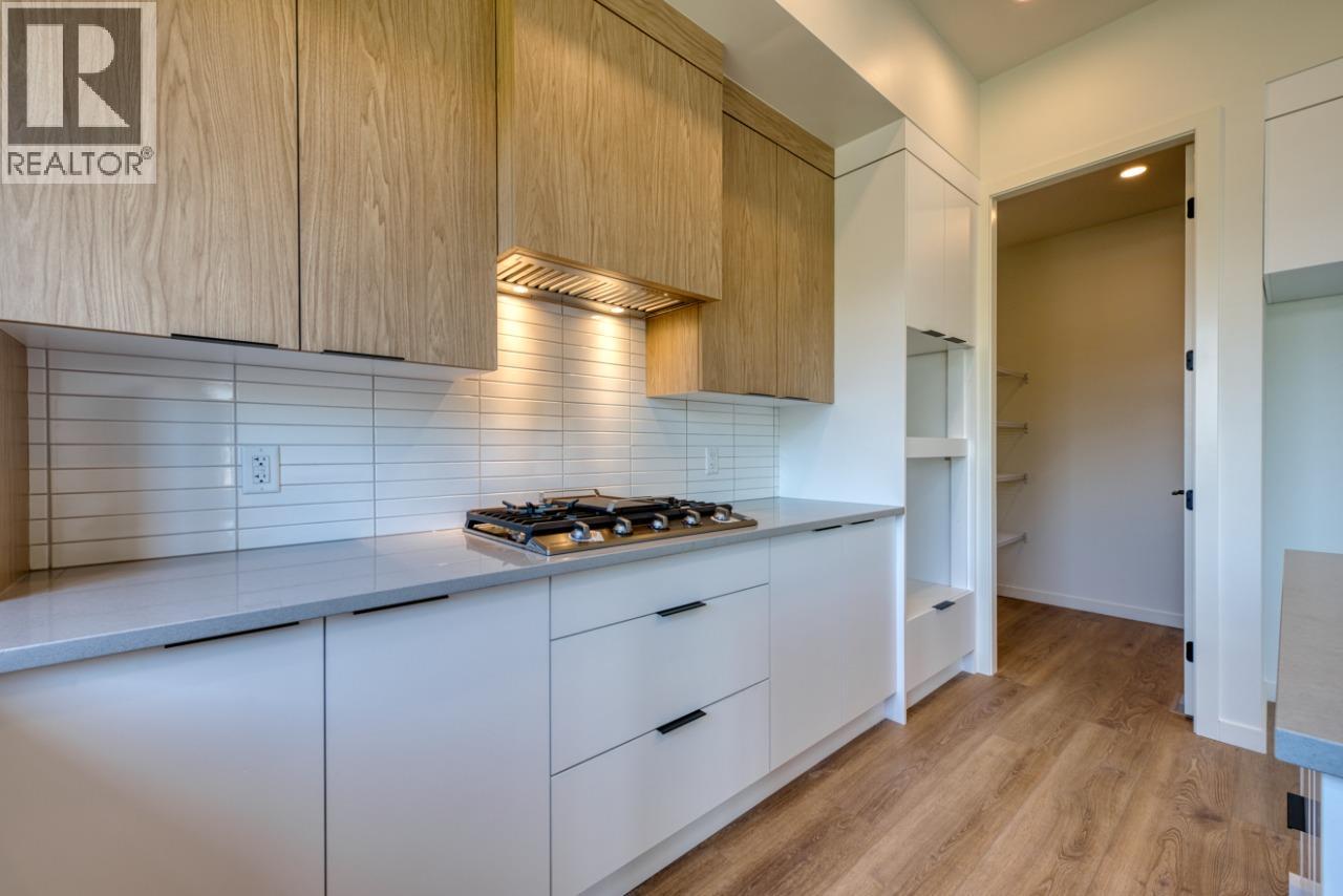24 7599 Klinger Road, Vernon