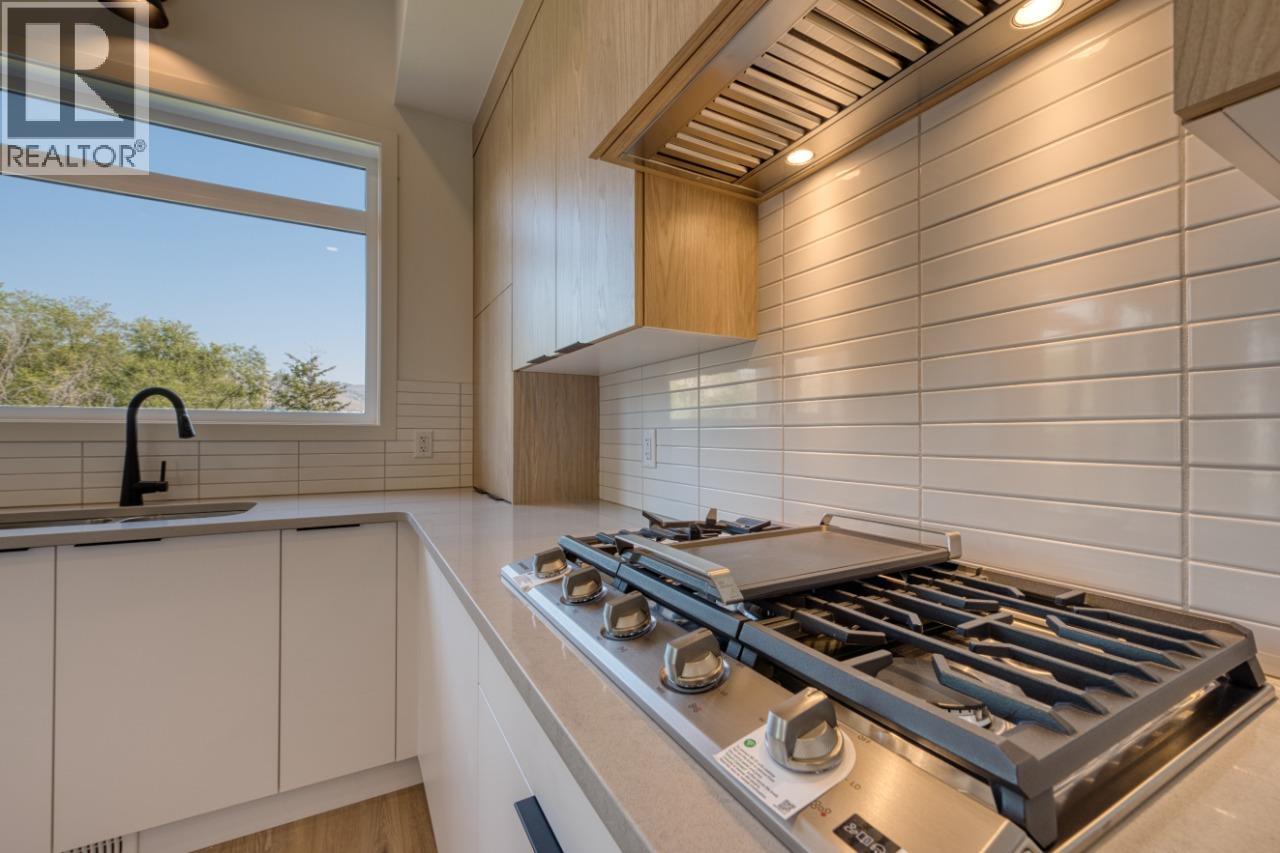 24 7599 Klinger Road, Vernon