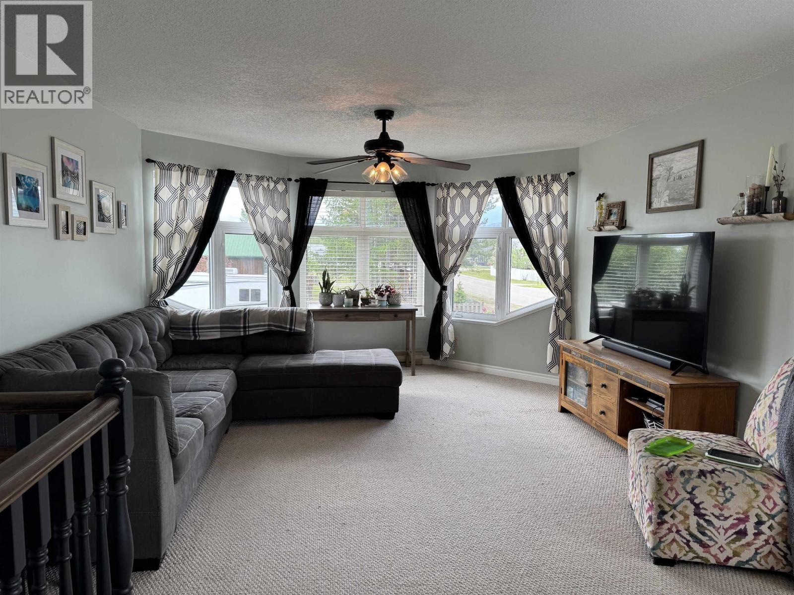 1290 8TH AVENUE, Valemount