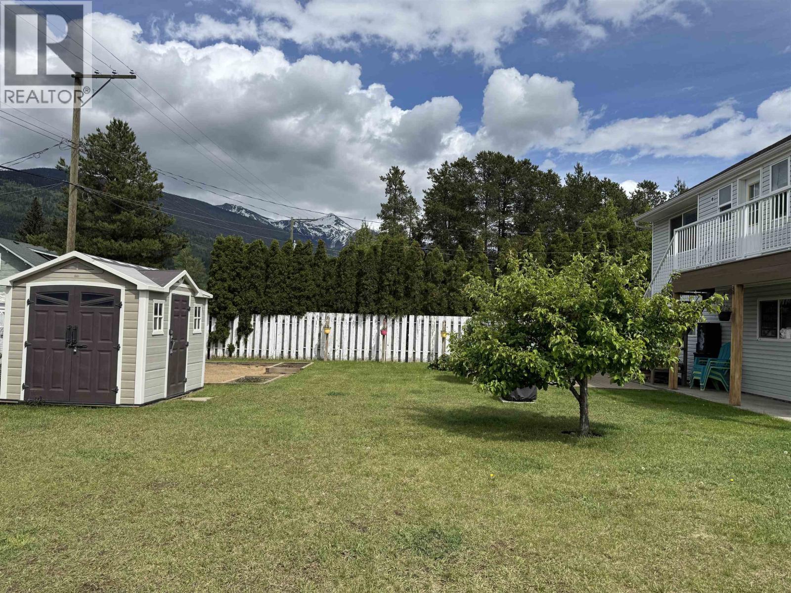 1290 8TH AVENUE, Valemount