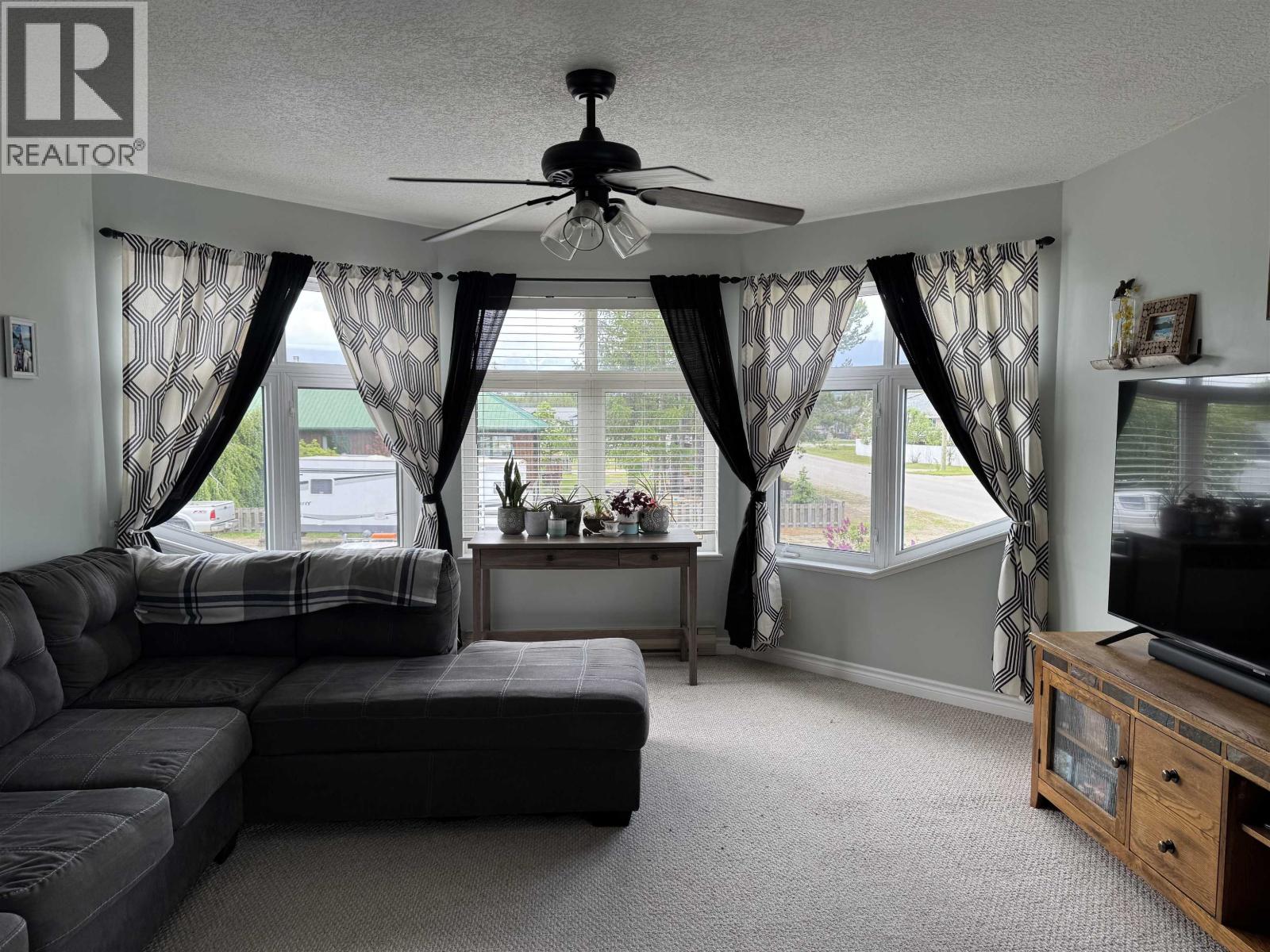 1290 8TH AVENUE, Valemount