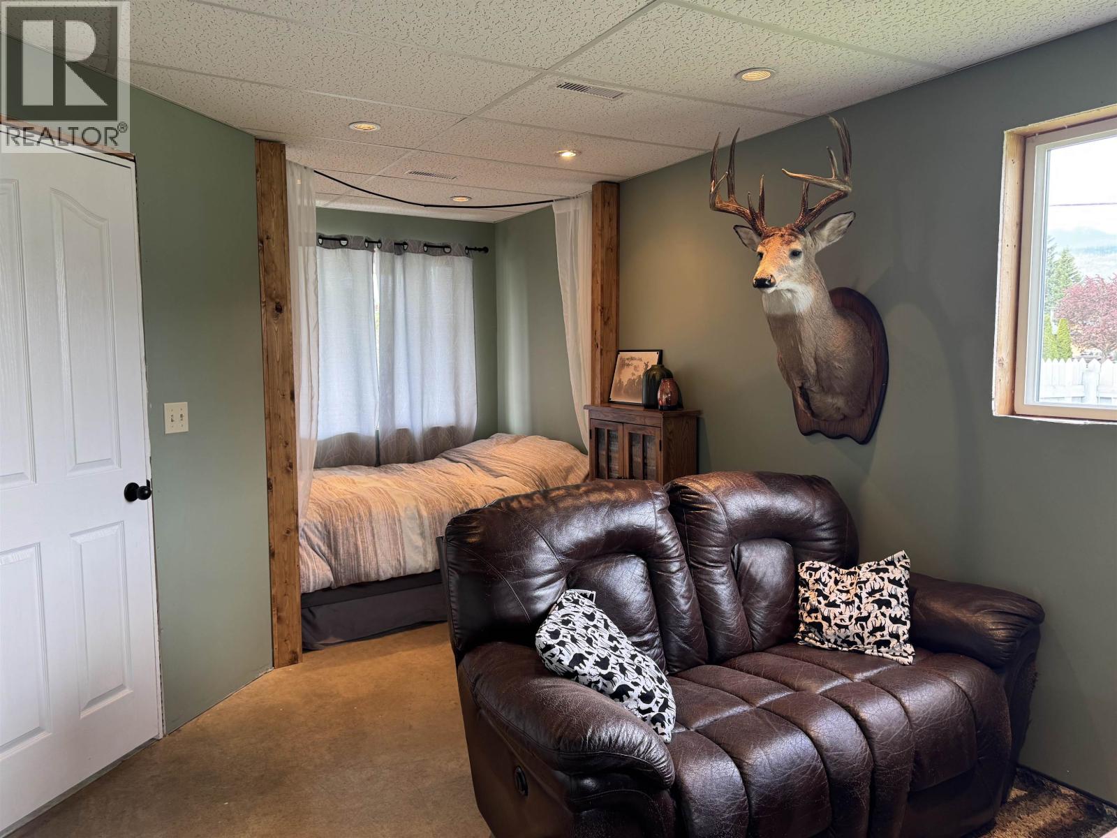 1290 8TH AVENUE, Valemount