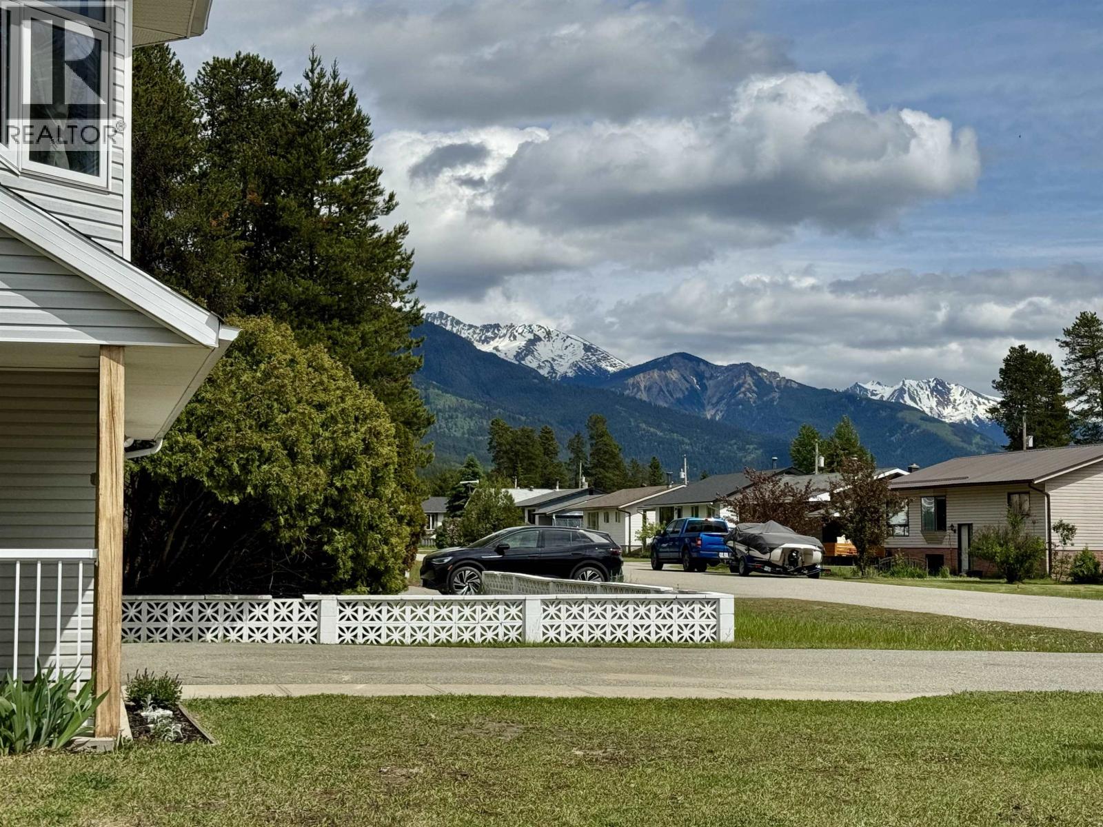 1290 8TH AVENUE, Valemount