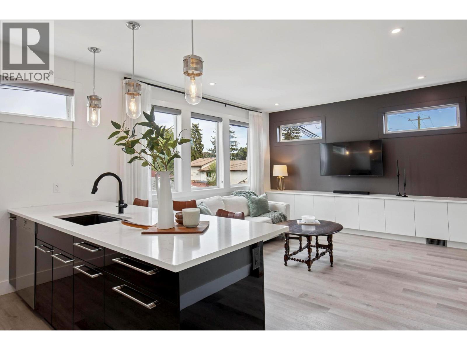  966 Fuller Avenue, Kelowna