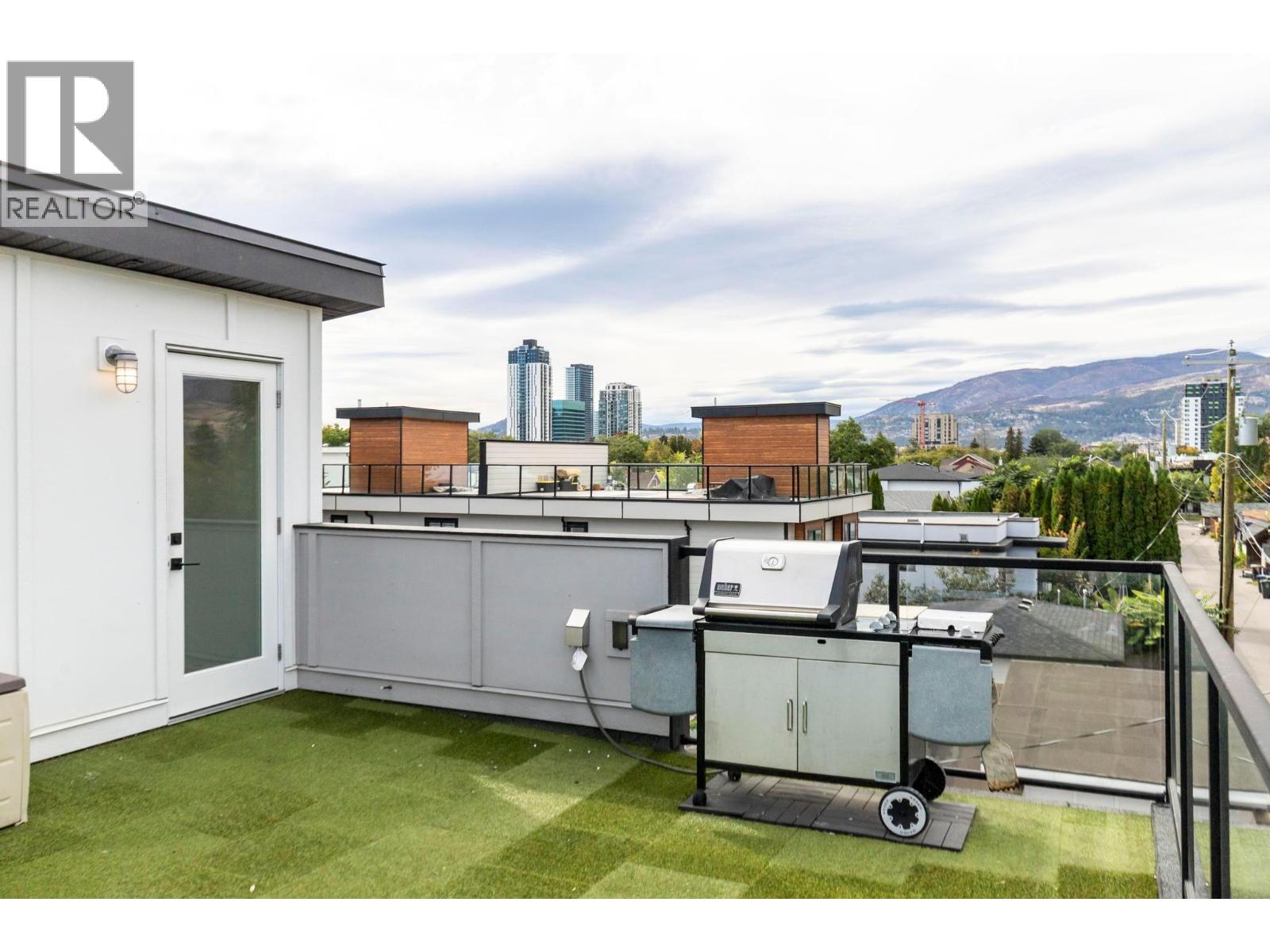  966 Fuller Avenue, Kelowna