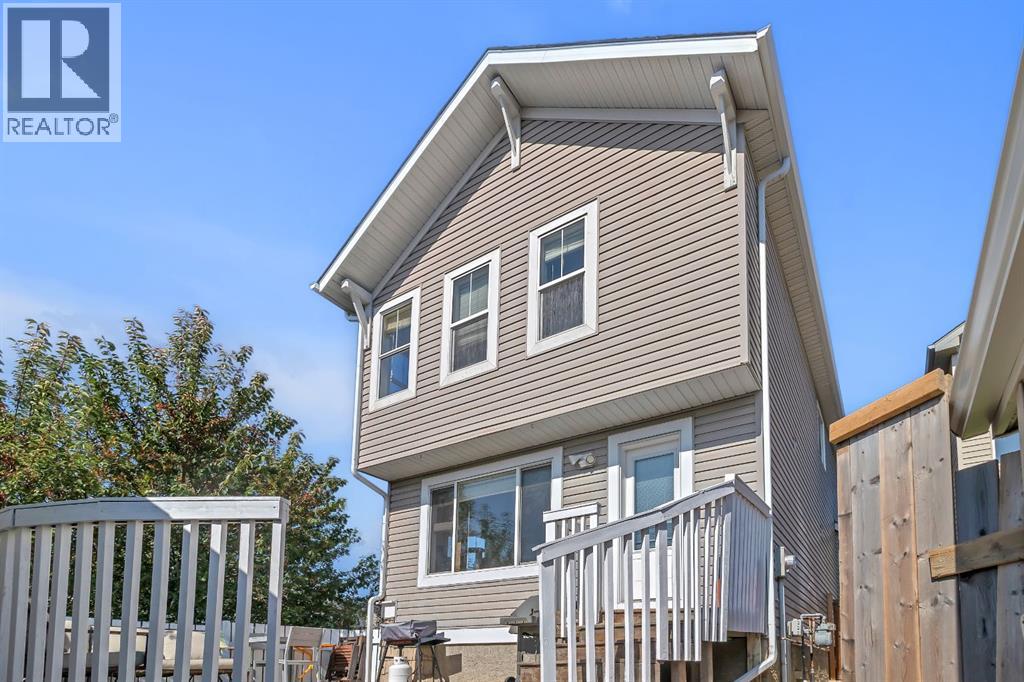 Single Family House for Sale in  Tuscany Ridge Terrace NW Tuscany Calgary 