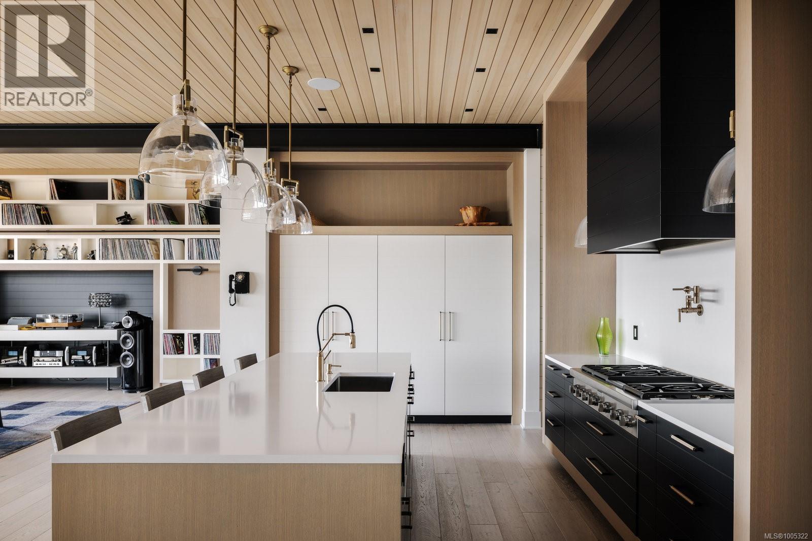  1424 Pinehurst Place, Langford