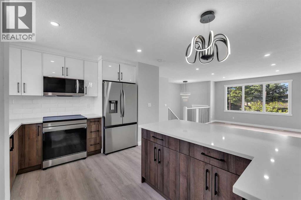 Single Family House Bi-level for Sale in  Rundlecairn Way NE Rundle Calgary 