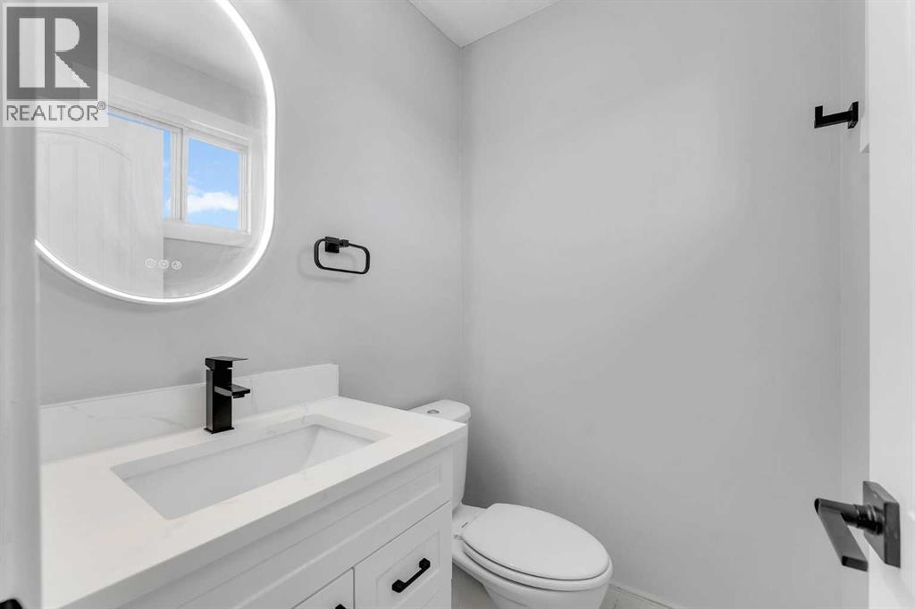 Single Family House Bi-level for Sale in  Rundlecairn Way NE Rundle Calgary 