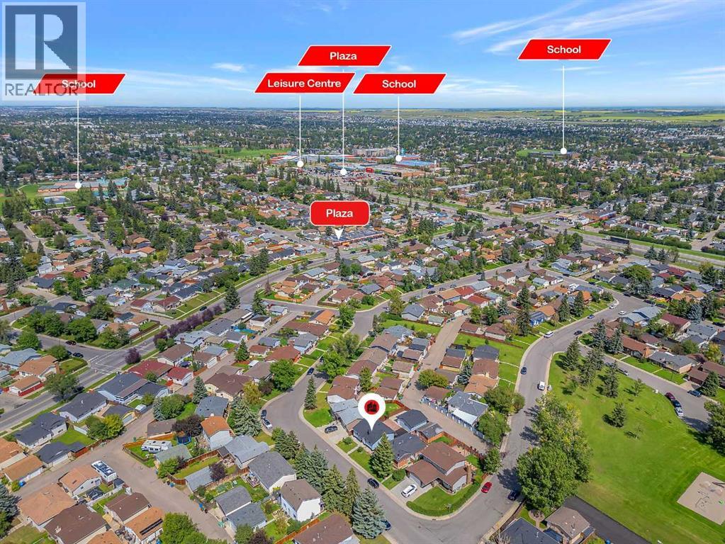 Single Family House Bi-level for Sale in  Rundlecairn Way NE Rundle Calgary 