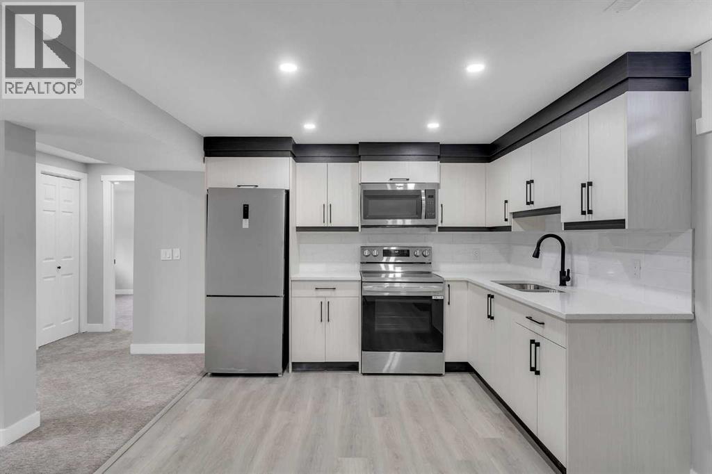 Single Family House Bi-level for Sale in  Rundlecairn Way NE Rundle Calgary 