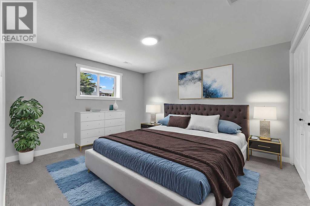 Single Family House Bi-level for Sale in  Rundlecairn Way NE Rundle Calgary 