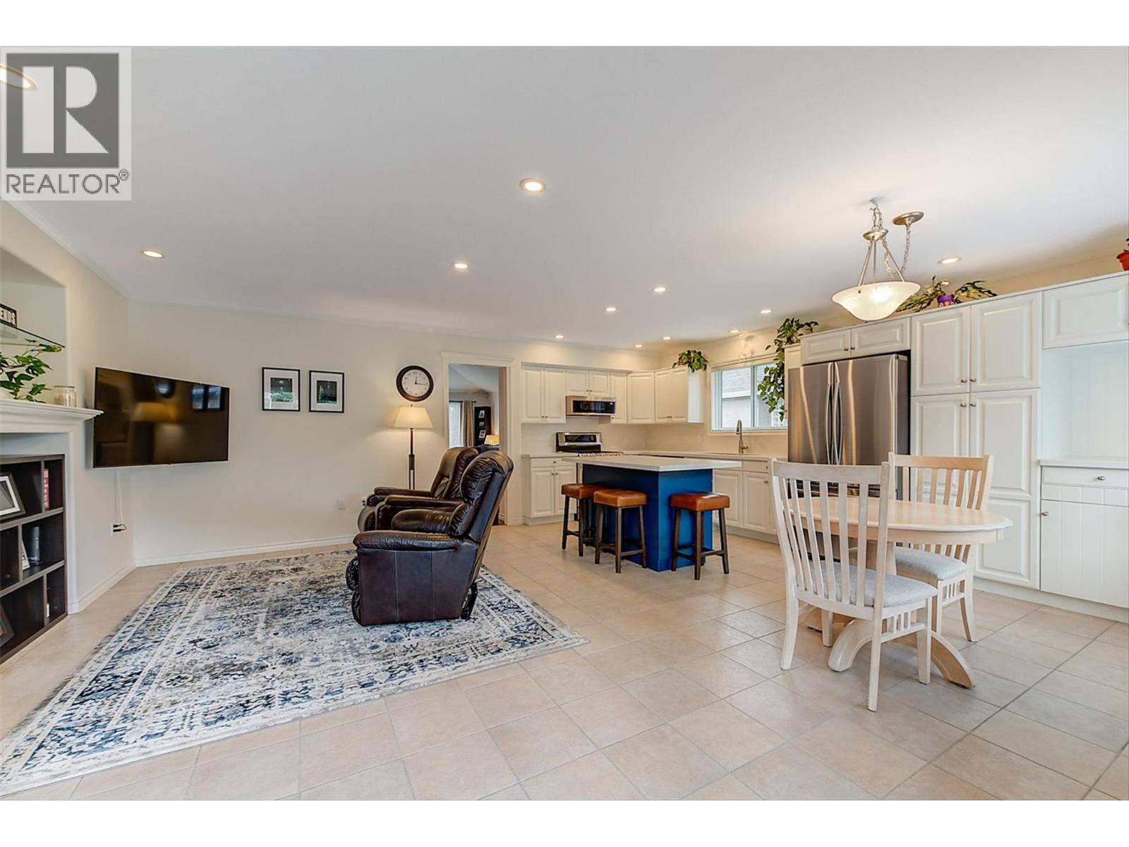  355 Woodpark Crescent, Kelowna