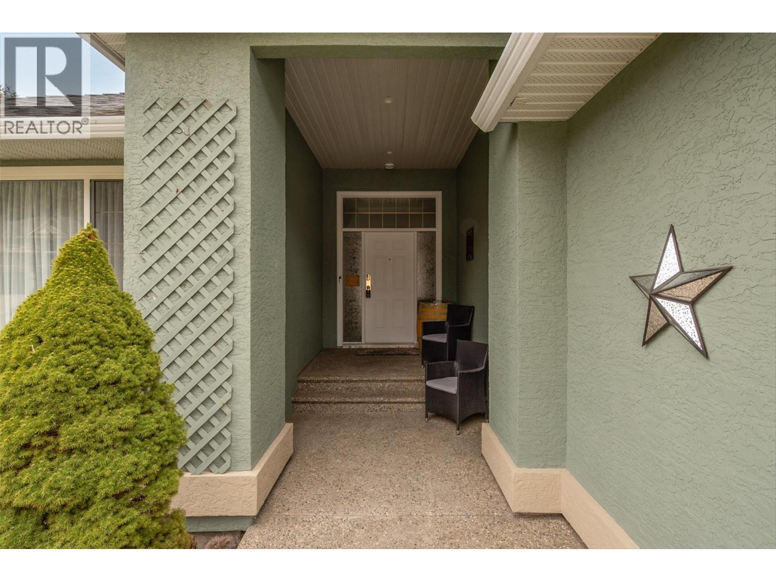 355 Woodpark Crescent, Kelowna