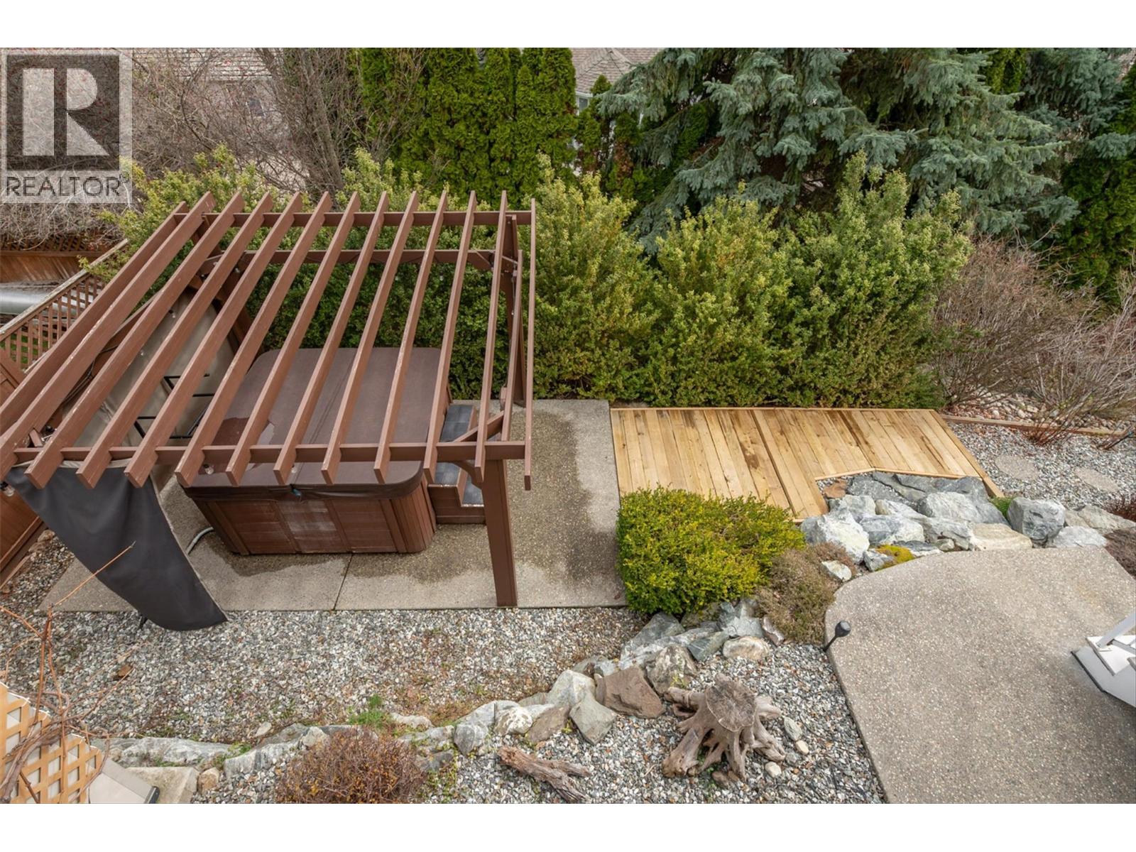  355 Woodpark Crescent, Kelowna