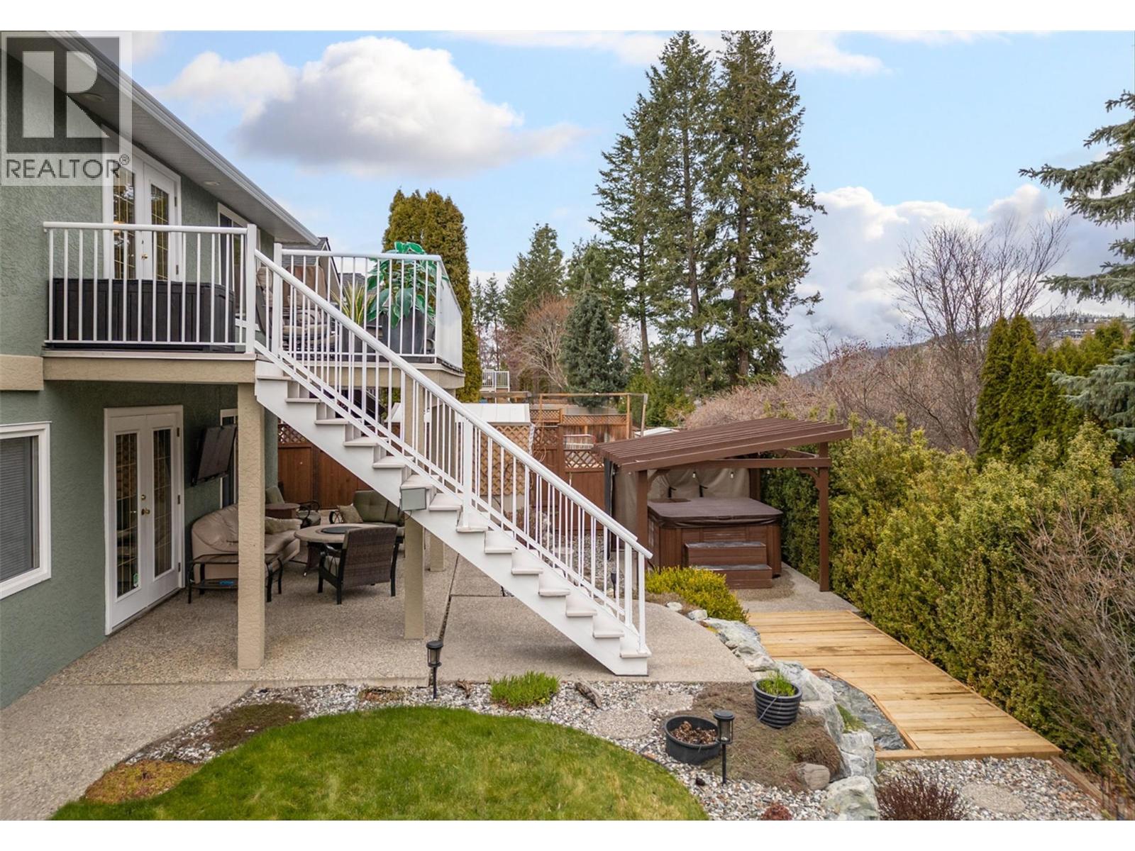  355 Woodpark Crescent, Kelowna