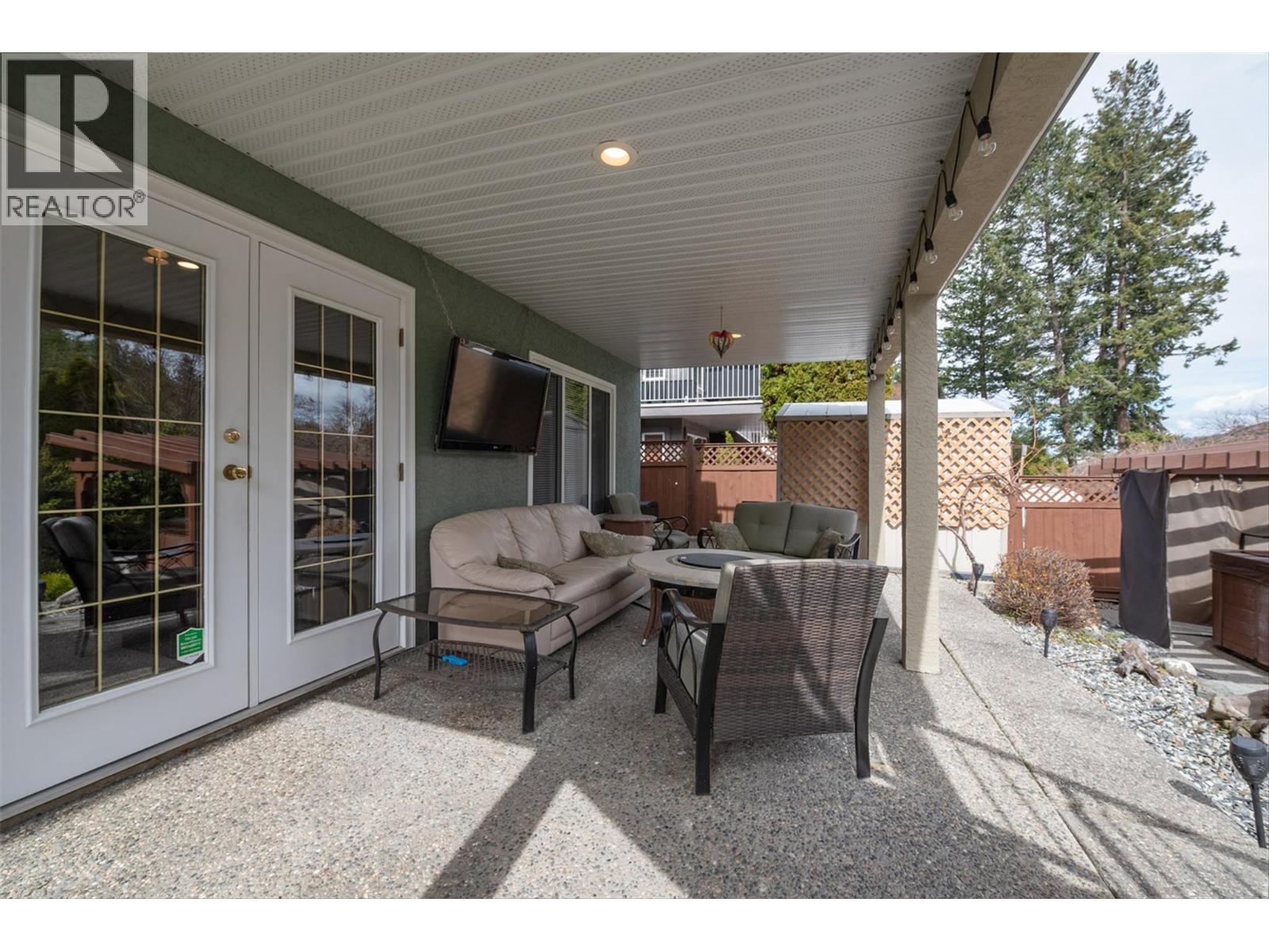  355 Woodpark Crescent, Kelowna