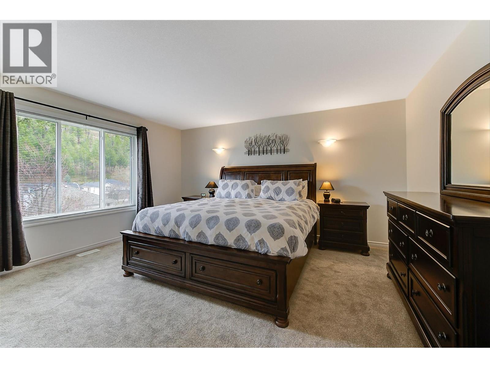  355 Woodpark Crescent, Kelowna