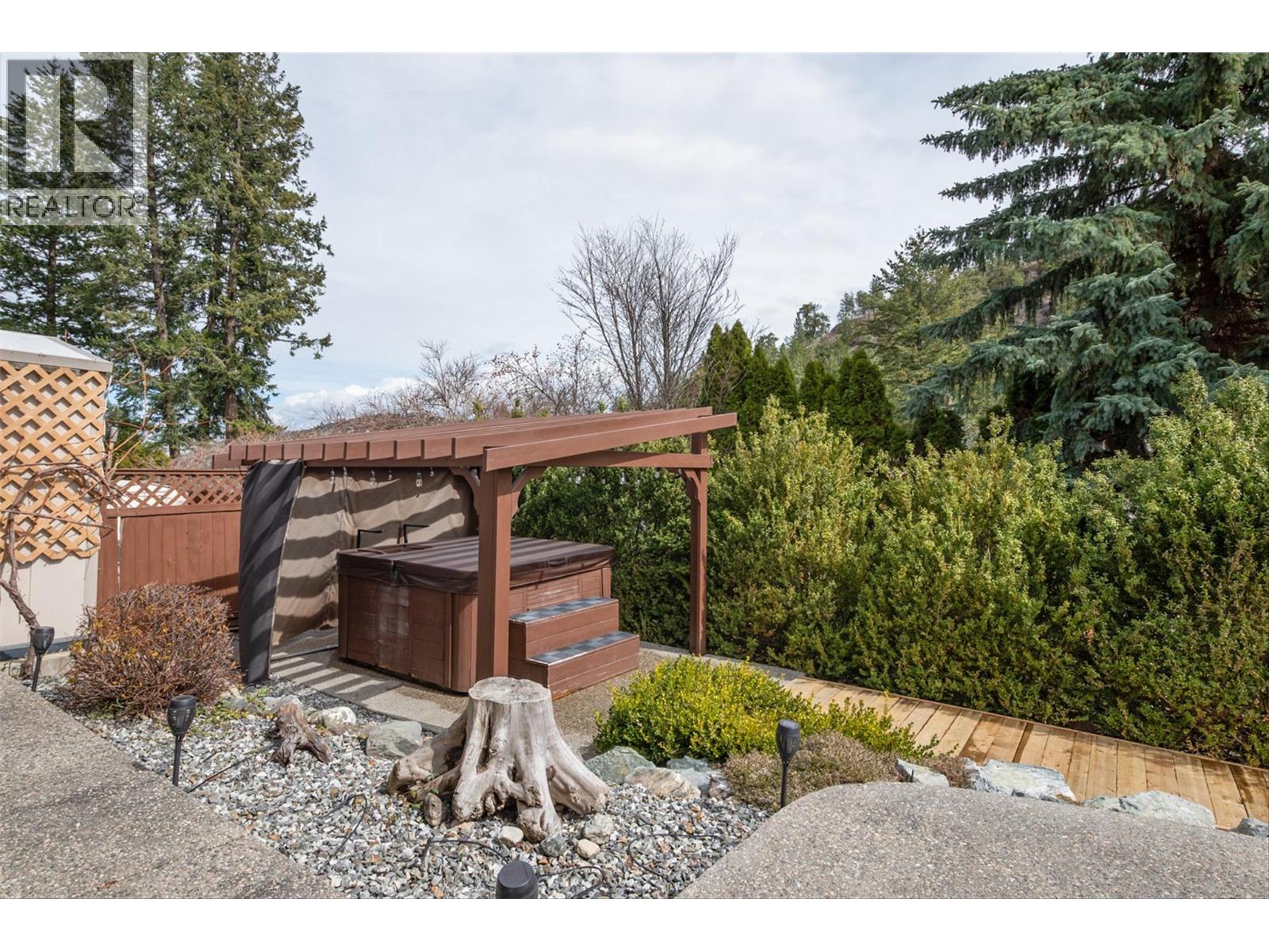  355 Woodpark Crescent, Kelowna