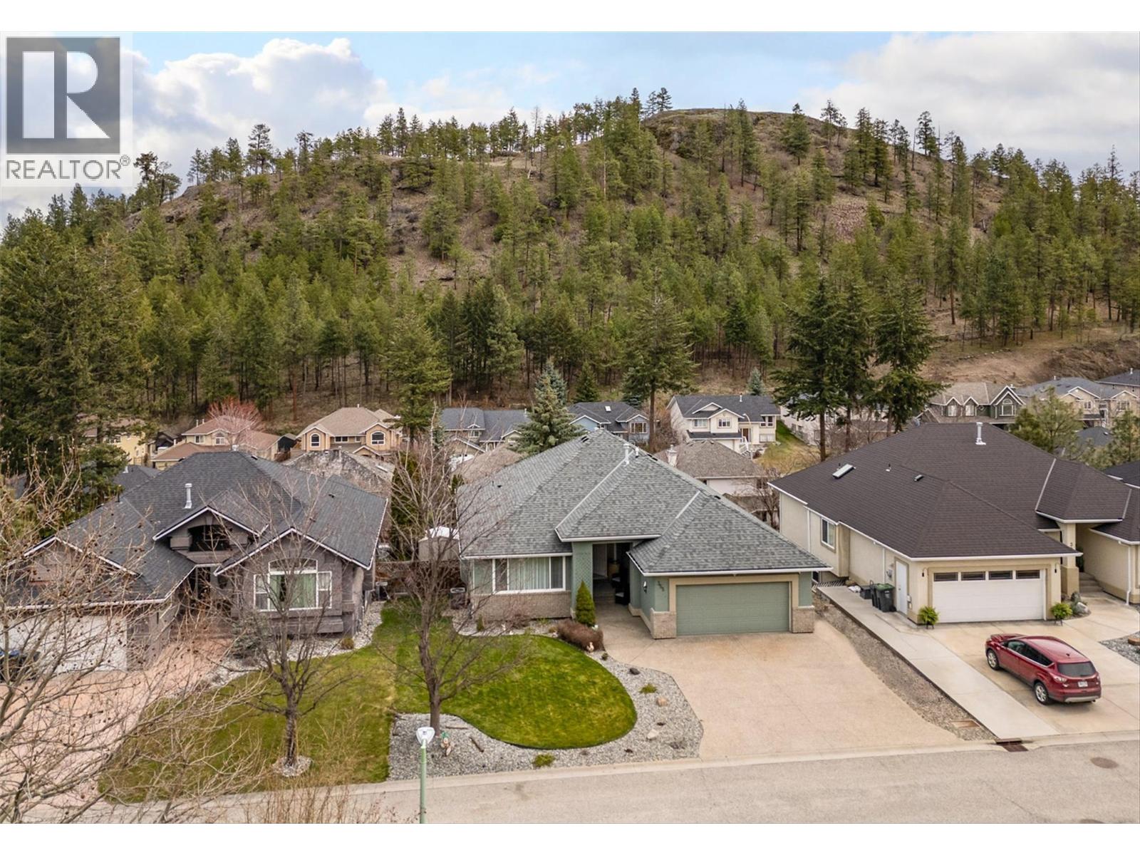  355 Woodpark Crescent, Kelowna