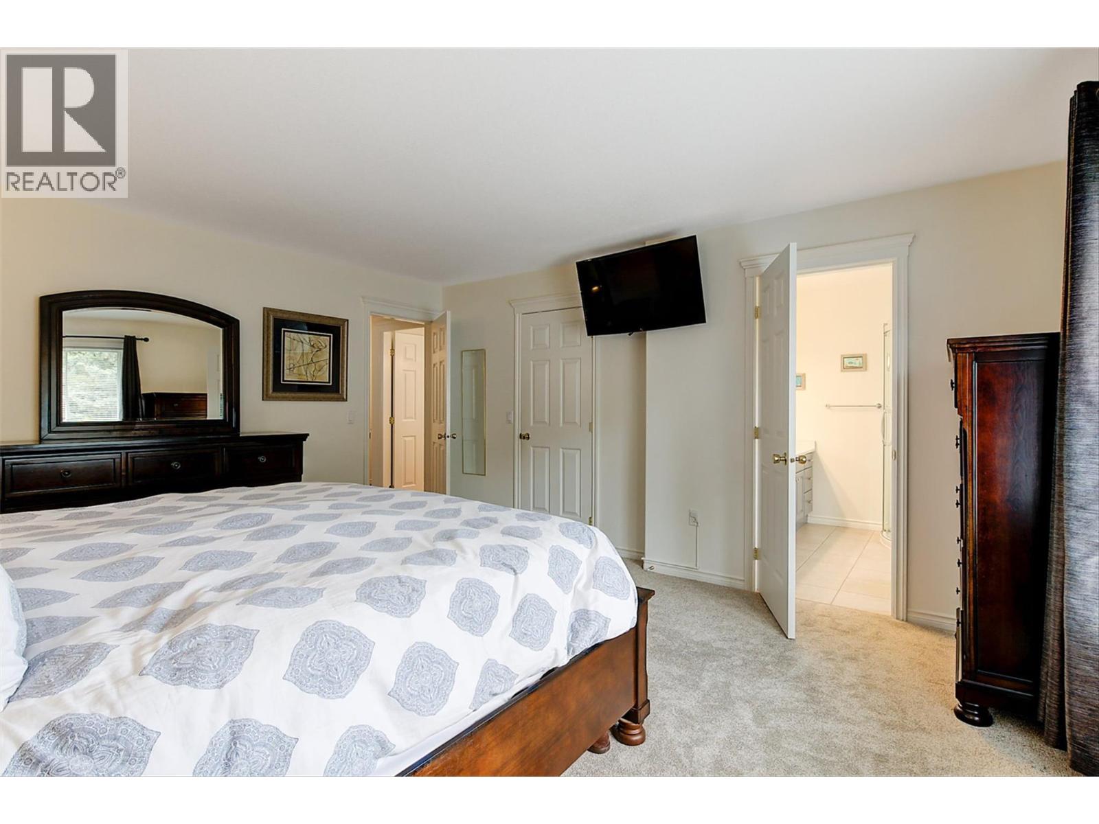  355 Woodpark Crescent, Kelowna