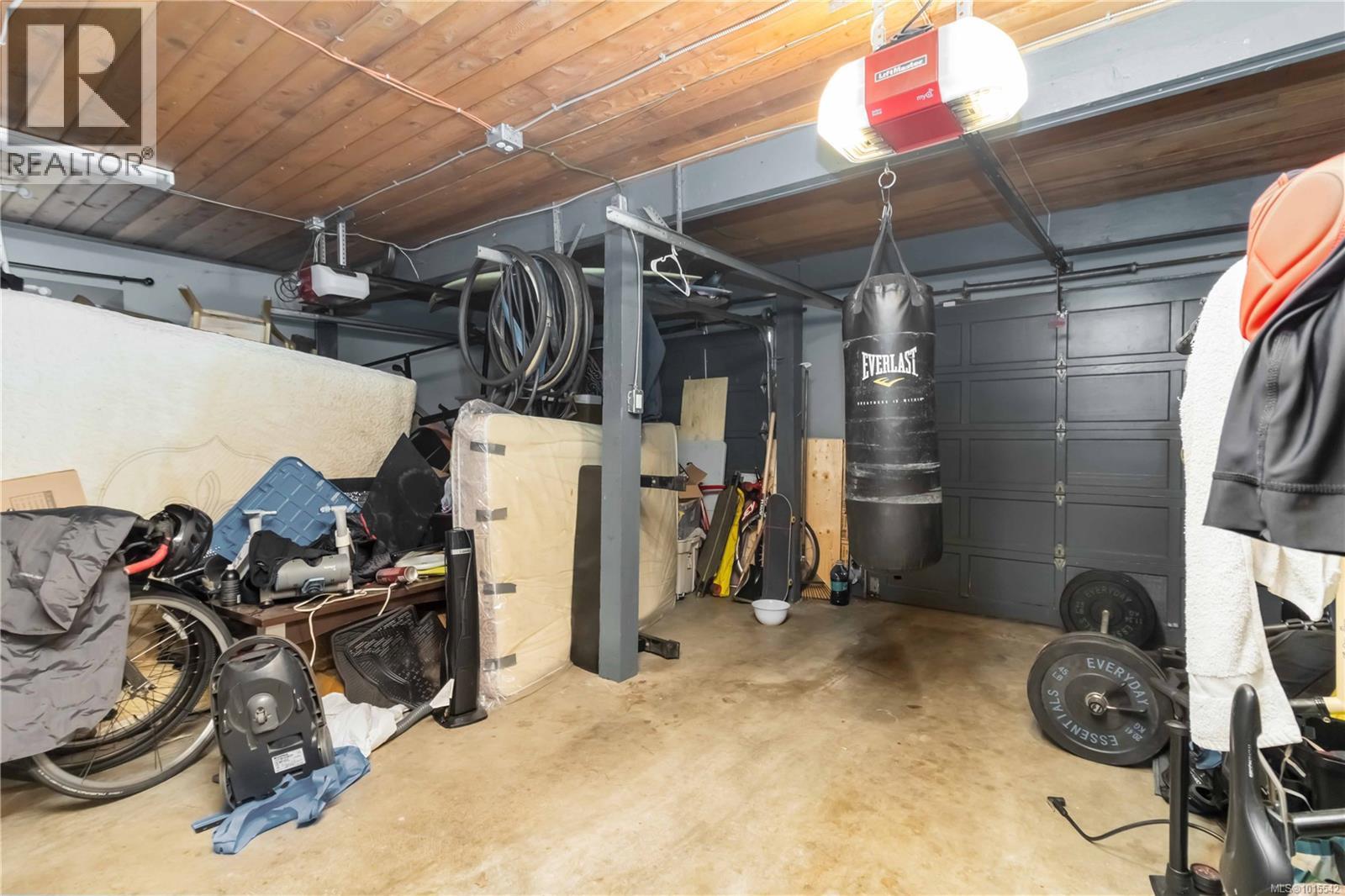  1619 Barksdale Drive, Saanich